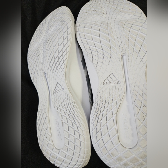 Adidas Women's Noviflight Primegreen - Picture 2 of 4